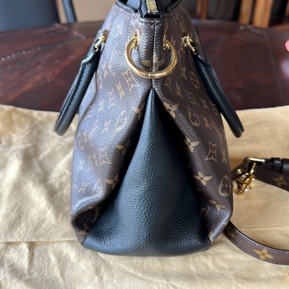 Louis Vuitton Pallas MM Monogram Canvas Black Leather Adjustable Strap - Picture 4 of 17